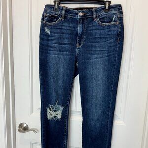 JUDY BLUE Mid-Rise Chopped Hem Relaxed Fit Jeans, Dark Wash  -Size 13/31